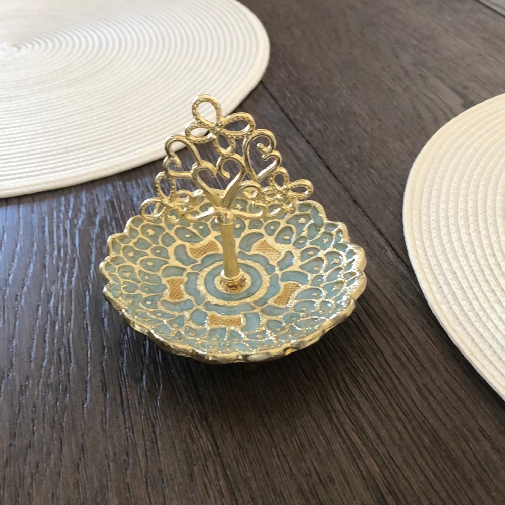 Jewelry holder